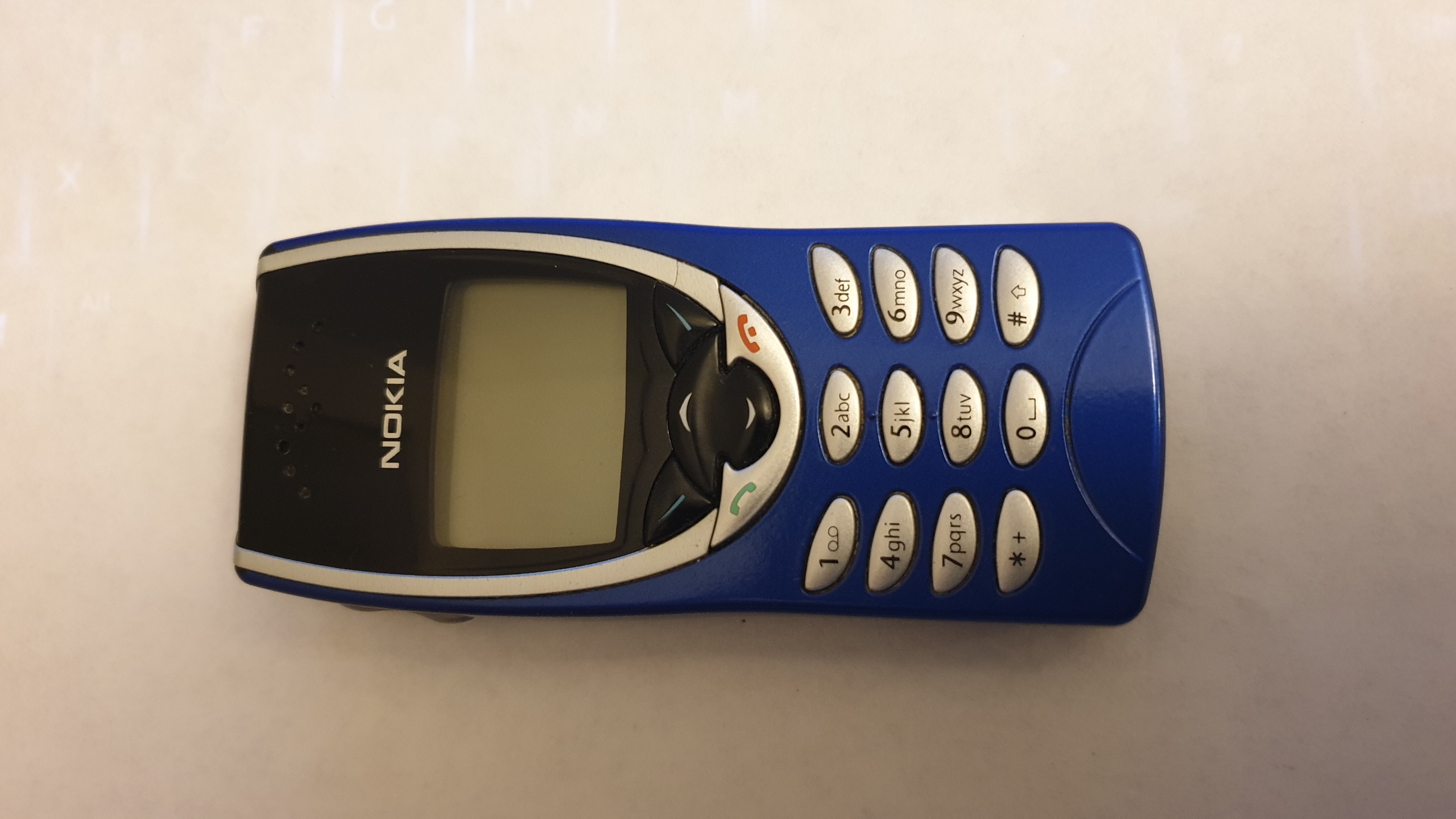 Nokia 8290